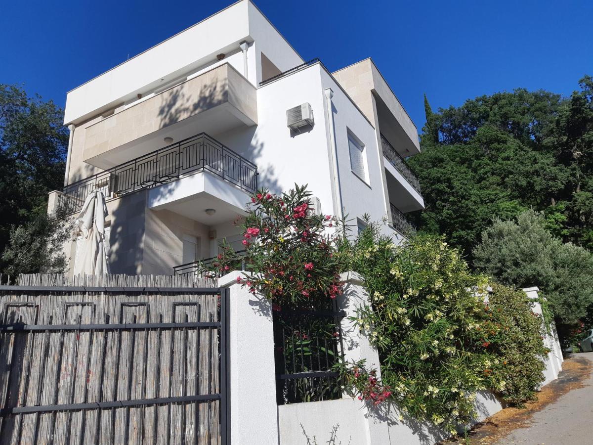 Apartments Villa Simonovic Petrovac Εξωτερικό φωτογραφία