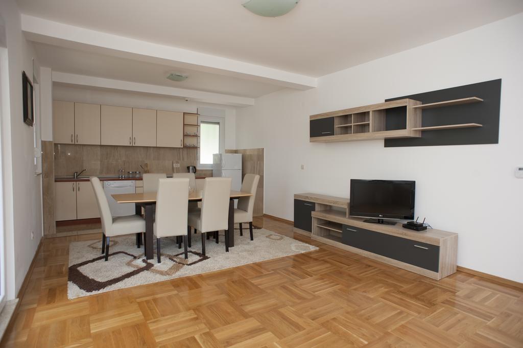 Apartments Villa Simonovic Petrovac Εξωτερικό φωτογραφία
