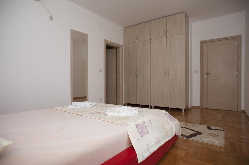 Apartments Villa Simonovic Petrovac Εξωτερικό φωτογραφία